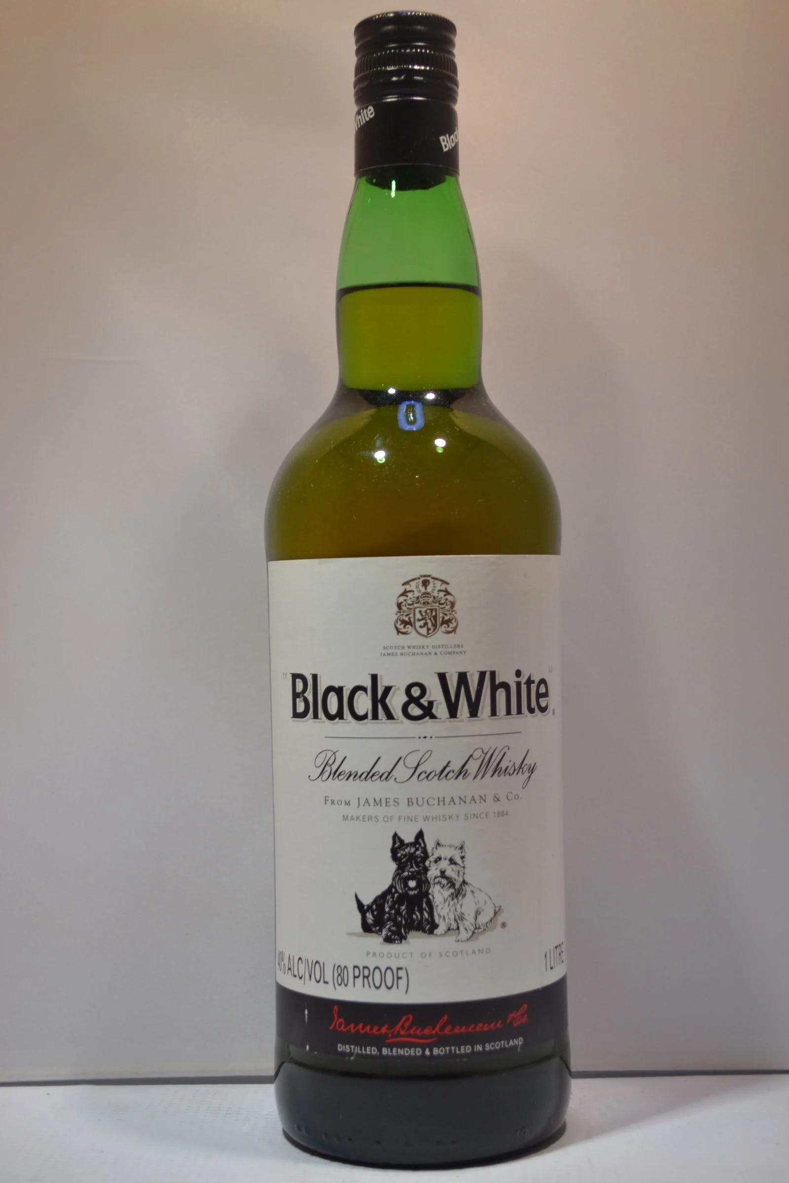 BLACK & WHITE SCOTCH BLENDED  1LI
